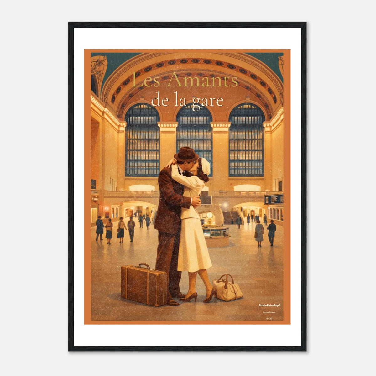 Affiche rétro « Les Amants de la gare » aux tons dorés, vue de face avec cadre noir et marge blanche étroite.