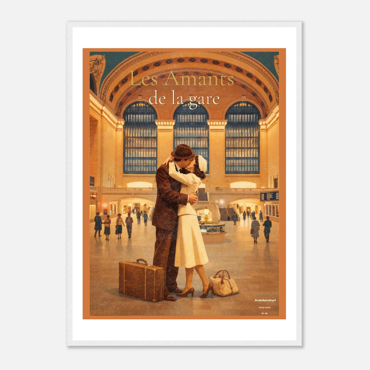 Affiche rétro « Les Amants de la gare » aux tons dorés, vue de face avec cadre blanc et large marge blanche.